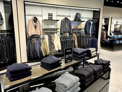 -百年港湾奥特莱斯(香炉礁店)