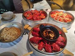 -巴厘龙虾·榜首油焖大虾(音乐学院·沿江酒馆店)