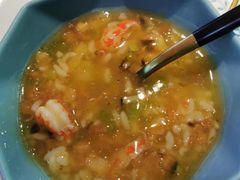 招牌小龙虾红汤泡饭-蜜桃花开·中西融合菜E&W(南长街店)