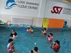 -爱乐游亲子游泳俱乐部