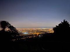 -鬼笑石后山停车场