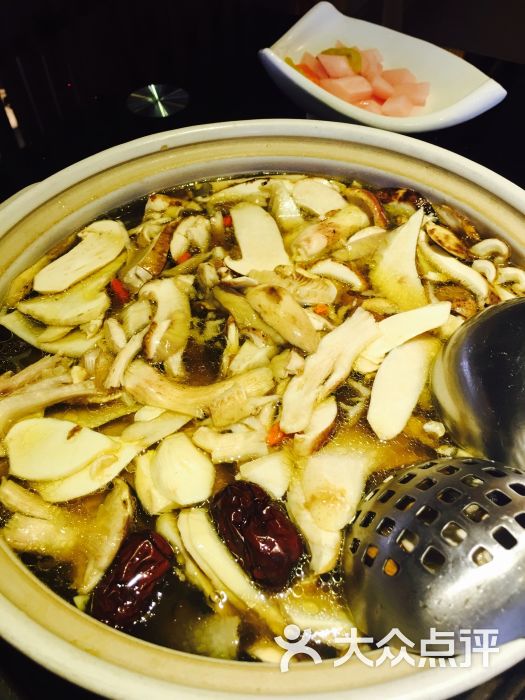 雪山云朵野生菌火锅的点评