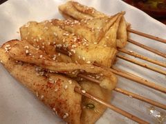 -何妹湿辣牛肉·粤式烧烤砂煲(桂雅路店)