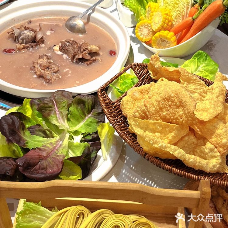 尝一碗秋冬九孔莲藕排骨汤