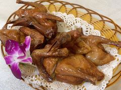 红烧乳鸽-津津菜馆(绝没分店)