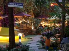 -月亮眼花园餐厅书吧酒吧