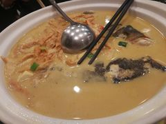 招牌鱼头豆皮煲-西江美食舫·江西菜(健德桥店)