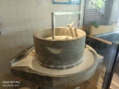 -呷佬·长沙手工米粉(金沙江路店)