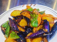 地三鲜-雪乡人家东北菜·铁锅炖一切(高斯路店)