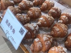 -顶东面包花园·生日蛋糕(世博店)