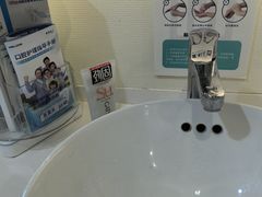 -维乐口腔(美维云门诊陆家嘴店)