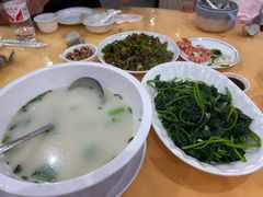-鹏城人家海鲜酒家·23年老字号(较场尾店)