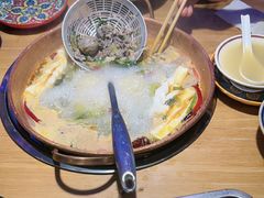 -洱火云南酸菜牛肉火锅(石景山当代商城店)