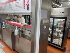 干净分区域的配菜间-海底捞火锅(铂澜大象城店)