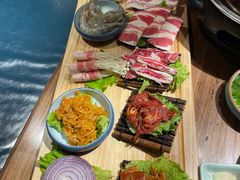 -明洞阿姨·韩式酱蟹烤肉·创意料理(三元桥店)