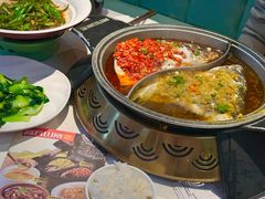 -阿瓦山寨·湘菜现炒·剁椒鱼头王(咸阳总店)