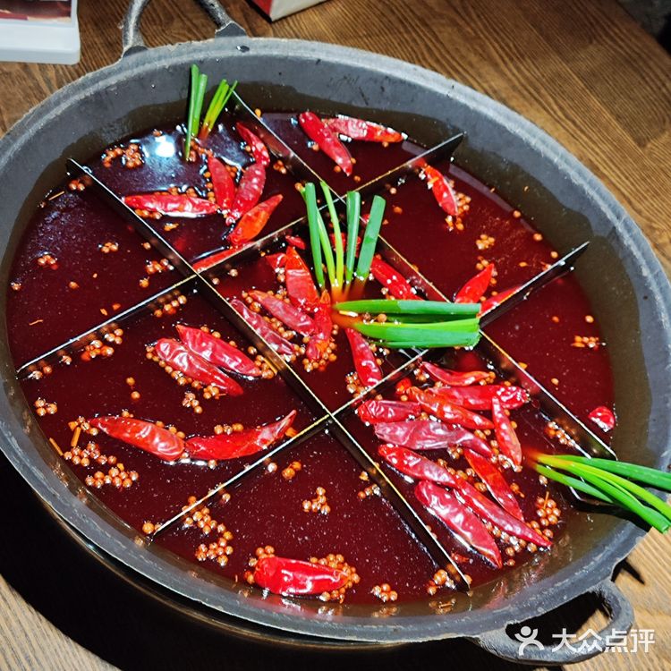 美食合集（31）｜新街里的这家九宫格火锅也太🔥了吧