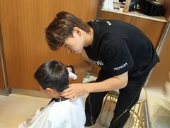 -首脑美容美发化妆美甲培训学校(龙岗校区)