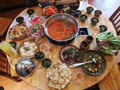 红酸汤锅-苗阿哥