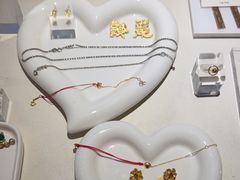 -LADY FAFA(巨鹿路陕西南路路口店)
