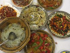 -乡土特色.冷锅鱼.牦牛肉汤锅