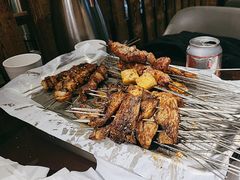 -三个大叔烤羊肉串·歌手驻唱·碳烤鲜肉(西三旗店)