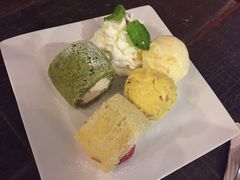 -莓园冰淇淋店