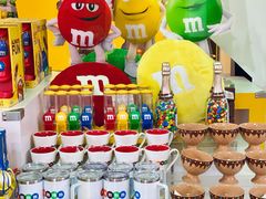 -m豆巧克力世界(上海世茂广场店)