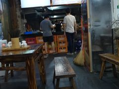 -裕新楼粉面馆·石磨手工粉(四方坪店)