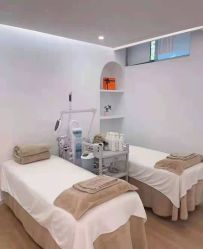 -苗方清颜痘肌研究所