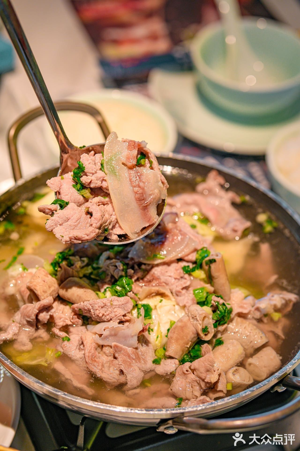 吃过一次就念念不忘的跷脚牛肉