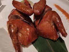 玻璃皮润烧乳鸽-大树餐厅(益田假日店)