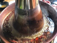 -果松木炭酸菜铜火锅·外婆参鸡汤