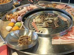 -哈哈碳都·牛肋条无限自助烤肉(台江万达店)