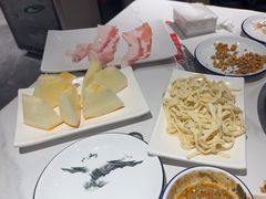 -老蜀铜火锅·酸菜脊骨·麻辣羊蝎子(热闹路店)