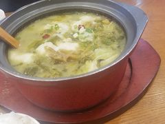 石锅酸菜鱼-周鱼小馆石锅酸菜鱼(活力汇店)