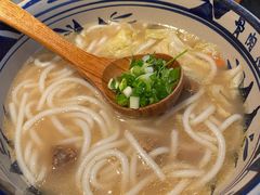 -鑫花溪牛肉米粉(东环大润发店)