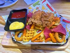 -Famous肥猫墨西哥音乐餐吧(五棵松华熙LIVE店)