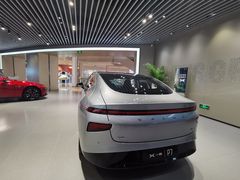 -小鹏汽车体验中心(苏州龙湖狮山天街店)