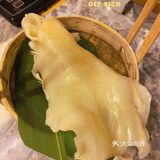 干了两碗哈哈，吃到撑了。一份足够3个人吃了