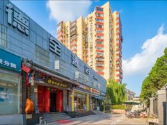 -德全酒店(北京朝阳公园金台路地铁站店)