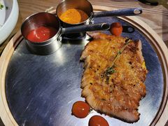 炭烧猪颈肉-小大董·烤鸭(凤凰汇店)