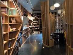 -钟书阁(松江泰晤士小镇店)