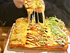 -Dragon Pizza•圆脸龙披萨·牛排餐厅