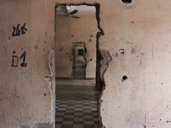 -吐斯廉屠杀博物馆