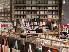 -钟书阁(群光广场店)