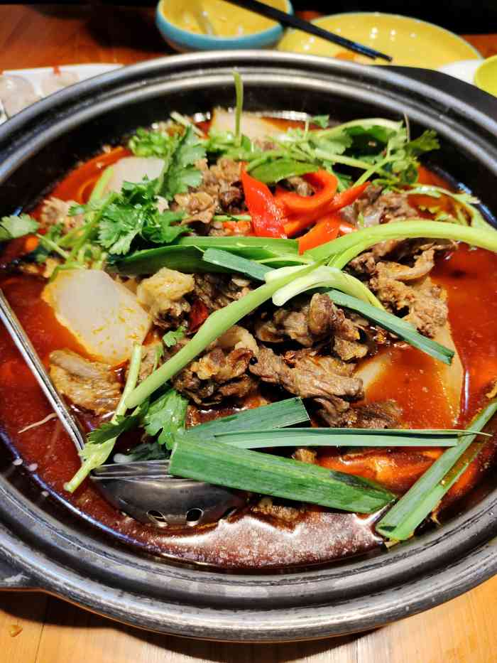 牛爸爸超级牛腩煲火锅-"冒着雨7415慕名来光谷吃牛爸爸牛腩煲!超.