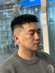 -老男孩男士理容馆·理发·烫染·修面