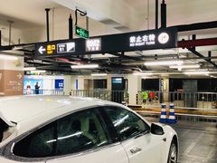 -虹桥火车站-停车场