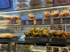 面包甜点陈列柜-白玉兰食品甜凤店(合生汇店)